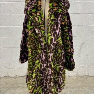 Vibrant Leopard Print Teddy Jacket